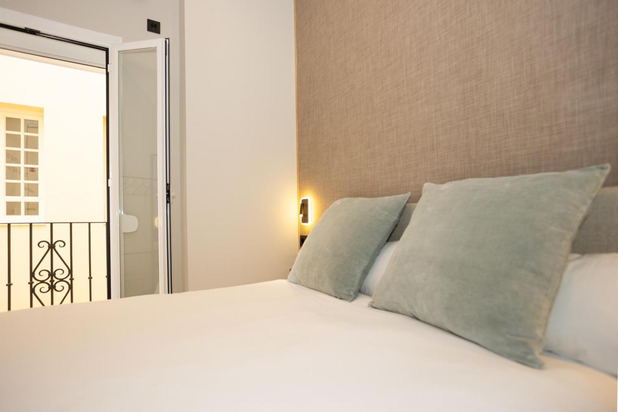 Chinitas Urban Rooms Малага Екстериор снимка