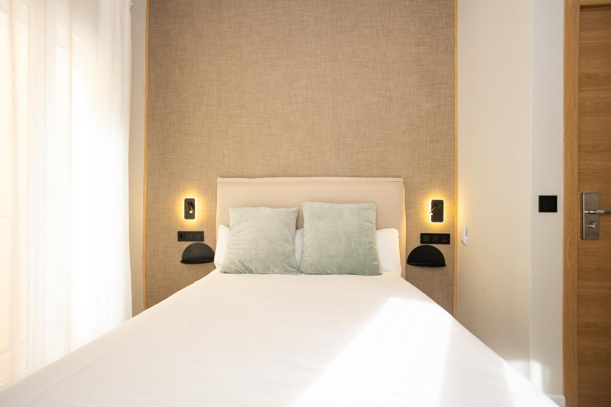 Chinitas Urban Rooms Малага Екстериор снимка